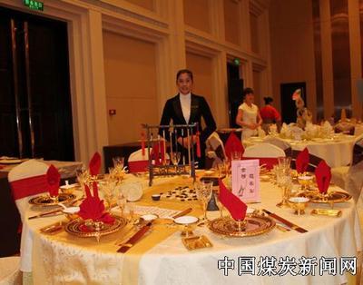 安徽楚源公司王清風(fēng)榮獲全國(guó)餐廳服務(wù)技能競(jìng)賽“優(yōu)秀服務(wù)師”稱號(hào)